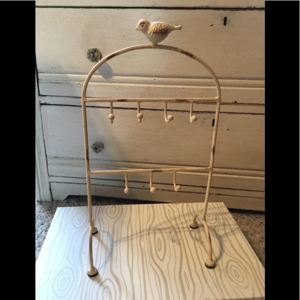 Distressed jewelry holder - Picture 1 of 1